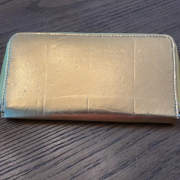 Gold Hello Kitty wallet - Picture 3 of 4